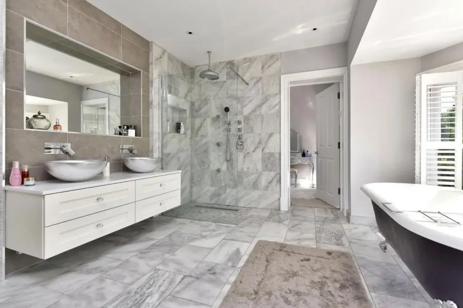 steve-fowkes-decorated-bathroom